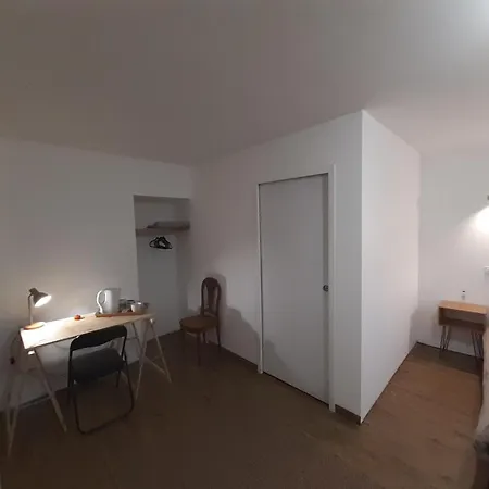 L'ideious Apartment *
